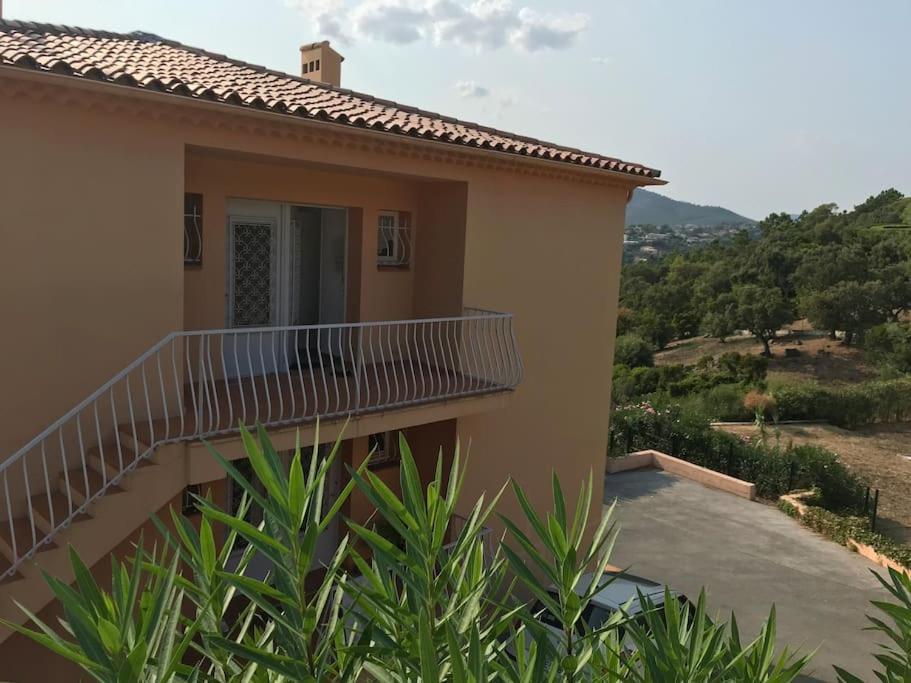 Agréable appartement vue mer Les Issambres Esterno foto